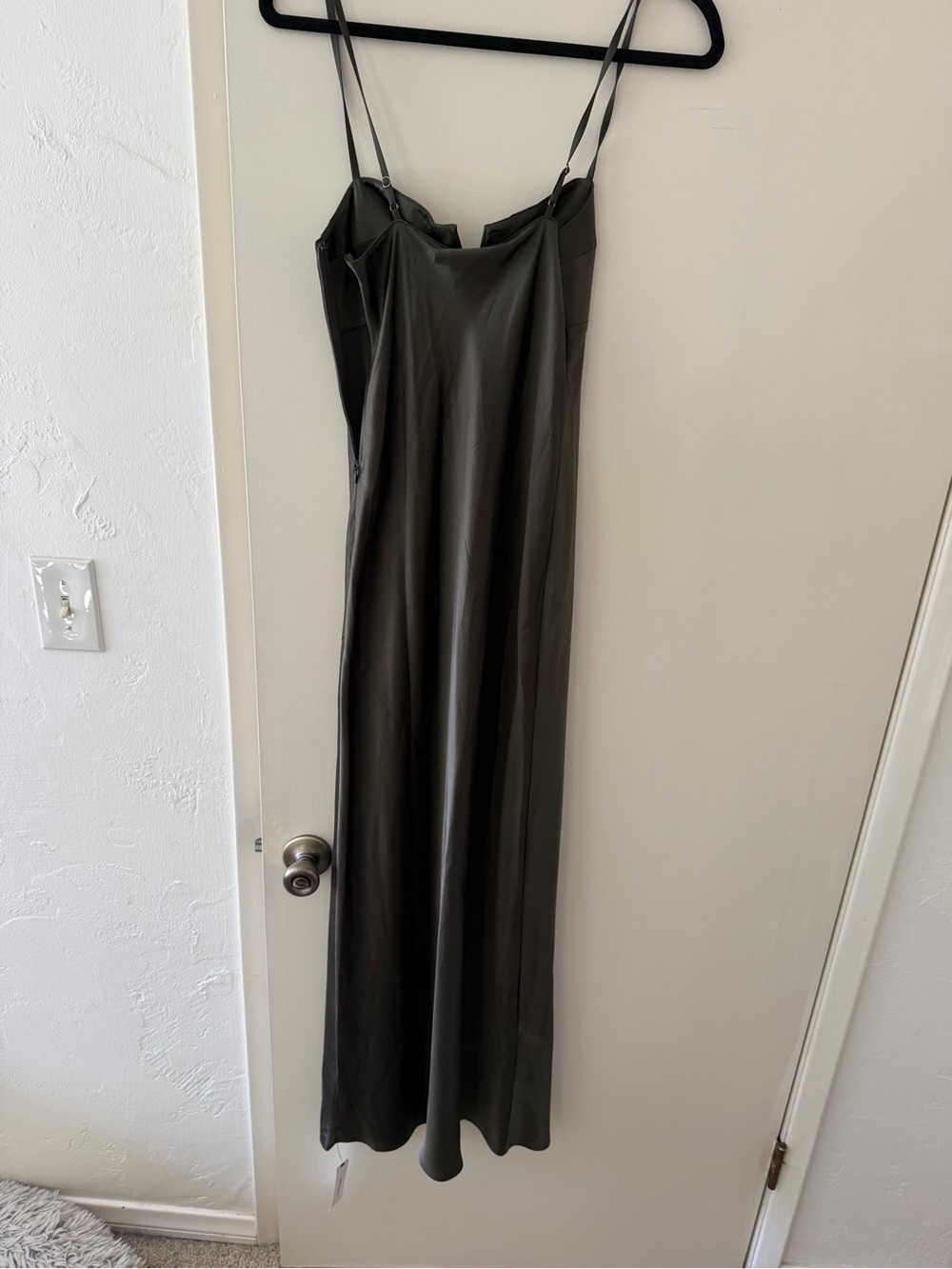 NWT Reformation Silk Brie Dress in Pine Size 2 - Picture 7 of 8